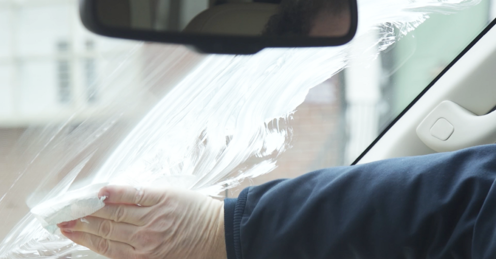 Will rubbing alcohol keep windows from fogging up