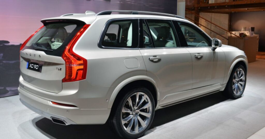 Hybrid SUV for Families: Volvo XC90 Recharge